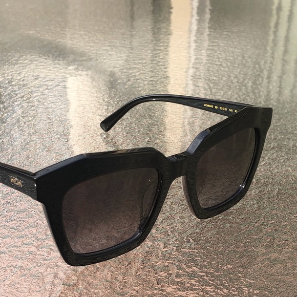 MCM Sunglass black plastic authentic just arrived - Picture 3 of 4